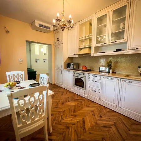 Greek Quarter Апартаменти
